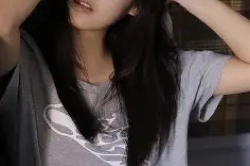 从‘南艺校花’到被封杀:刘露的堕落史与娱乐圈警示 从‘南艺校花’到被封杀:刘露的堕落史与娱乐圈警示